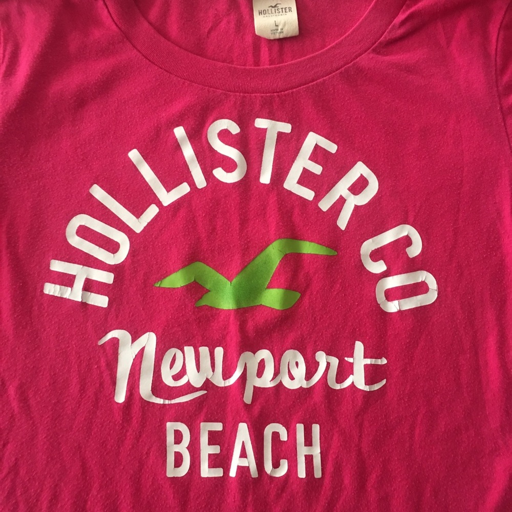 Hollister tee